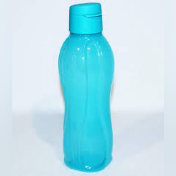 Tupperware water bottle - Picture 1 of 3